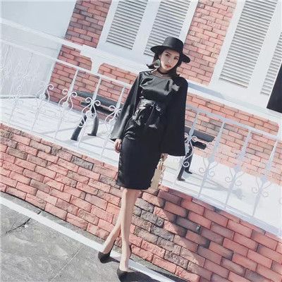腰封塑形連衣裙，盡顯女性曲線美