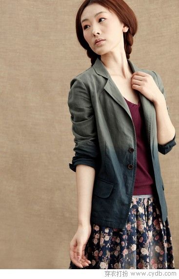 深色西裝 制服誘惑